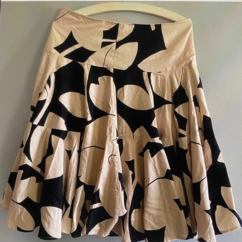 Elegant Black and Cream A-Line Skirt